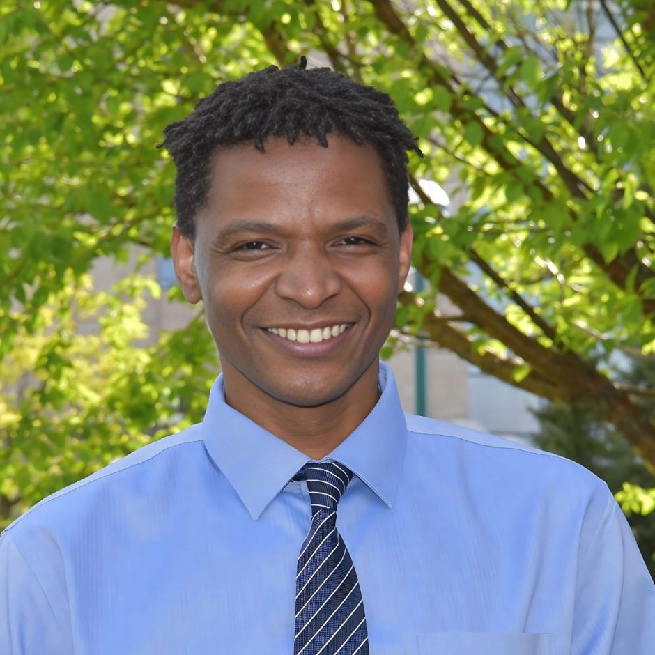Dr. Taru Manyanga, Assistant Professor, Division of Medical Sciences, University of Northern British Columbia